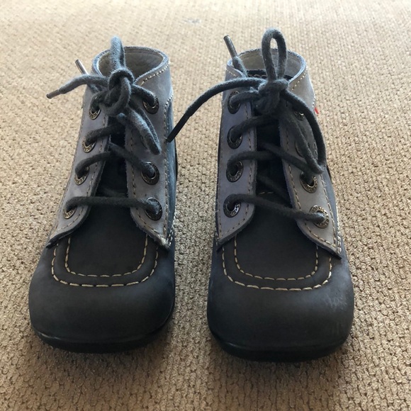 Kickers Other - 💙Kickers- Leather shoes(Size 7)💙